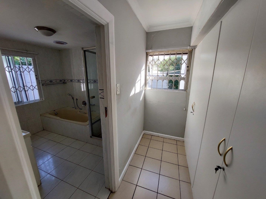 To Let 4 Bedroom Property for Rent in Claremont Western Cape